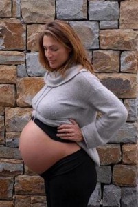 Saba at 39 weeks pregnant with twins